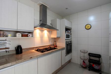 Apartamento à venda com 296m², 4 quartos e 2 vagasCozinha