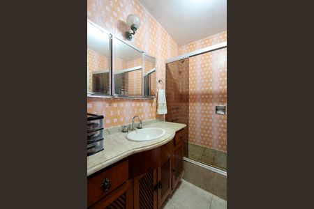 Apartamento à venda com 296m², 4 quartos e 2 vagasBanheiro 1