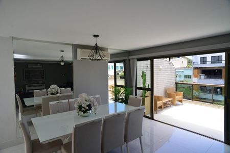 Apartamento à venda com 331m², 4 quartos e 3 vagas Apartamento à venda com 331m², 4 quartos e 3 vagasSala