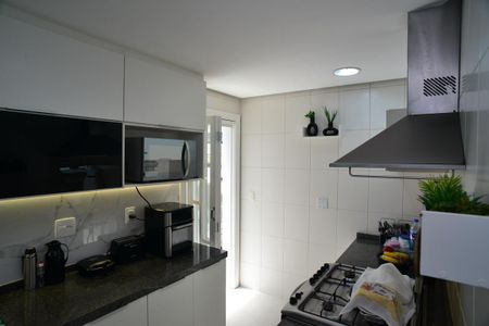 Apartamento à venda com 331m², 4 quartos e 3 vagas Apartamento à venda com 331m², 4 quartos e 3 vagasCozinha