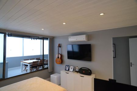 Apartamento à venda com 331m², 4 quartos e 3 vagas Apartamento à venda com 331m², 4 quartos e 3 vagasSuíte