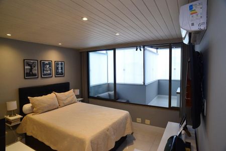 Apartamento à venda com 331m², 4 quartos e 3 vagas Apartamento à venda com 331m², 4 quartos e 3 vagasSuíte