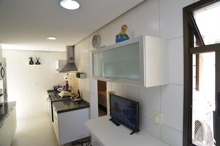 Apartamento à venda com 331m², 4 quartos e 3 vagas Apartamento à venda com 331m², 4 quartos e 3 vagasCozinha