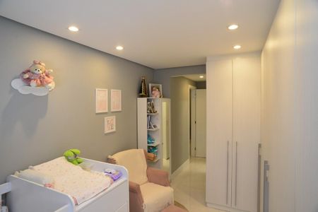 Apartamento à venda com 331m², 4 quartos e 3 vagas Apartamento à venda com 331m², 4 quartos e 3 vagasQuarto