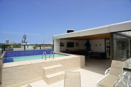 Apartamento à venda com 331m², 4 quartos e 3 vagas Apartamento à venda com 331m², 4 quartos e 3 vagasPiscina