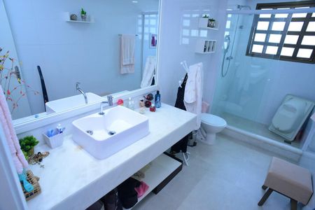 Apartamento à venda com 331m², 4 quartos e 3 vagas Apartamento à venda com 331m², 4 quartos e 3 vagasBanheiro Suíte 3