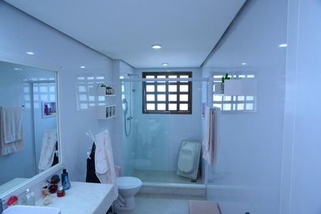 Apartamento à venda com 331m², 4 quartos e 3 vagas Apartamento à venda com 331m², 4 quartos e 3 vagasBanheiro Suíte 3