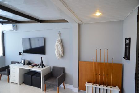 Apartamento à venda com 331m², 4 quartos e 3 vagas Apartamento à venda com 331m², 4 quartos e 3 vagasEspaço de Jogos