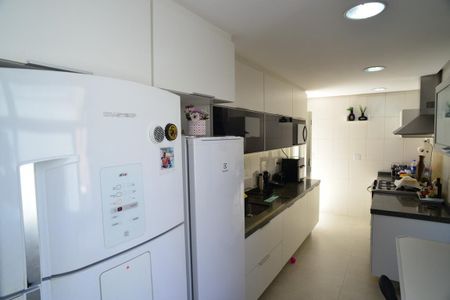 Apartamento à venda com 331m², 4 quartos e 3 vagas Apartamento à venda com 331m², 4 quartos e 3 vagasCozinha
