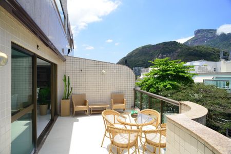 Apartamento à venda com 331m², 4 quartos e 3 vagas Apartamento à venda com 331m², 4 quartos e 3 vagasVaranda da Sala