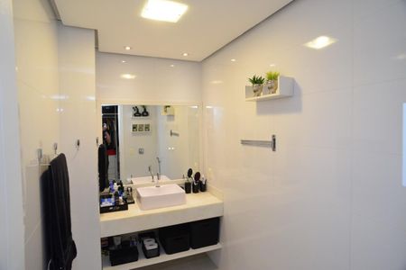 Apartamento à venda com 331m², 4 quartos e 3 vagas Apartamento à venda com 331m², 4 quartos e 3 vagasBanheiro da Suíte