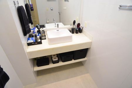 Apartamento à venda com 331m², 4 quartos e 3 vagas Apartamento à venda com 331m², 4 quartos e 3 vagasBanheiro da Suíte