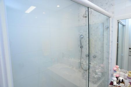 Apartamento à venda com 331m², 4 quartos e 3 vagas Apartamento à venda com 331m², 4 quartos e 3 vagasBanheiro Suíte 2