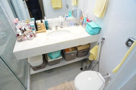 Apartamento à venda com 331m², 4 quartos e 3 vagas Apartamento à venda com 331m², 4 quartos e 3 vagasBanheiro Suíte 2