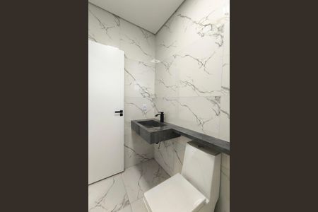 Casa à venda com 115m², 3 quartos e 2 vagas Casa à venda com 115m², 3 quartos e 2 vagasBanheiro da Suíte