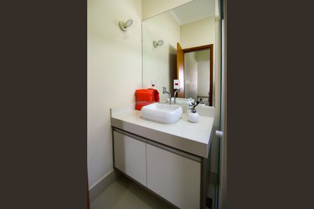 Casa de condomínio para alugar com 150m², 3 quartos e 2 vagasBanheiro da Suíte
