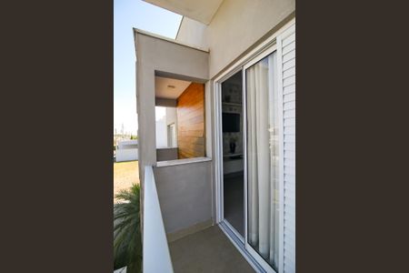 Casa de condomínio para alugar com 150m², 3 quartos e 2 vagasSacada suite