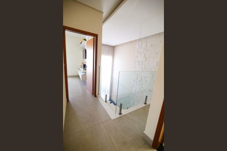 Casa de condomínio para alugar com 150m², 3 quartos e 2 vagasCorredor