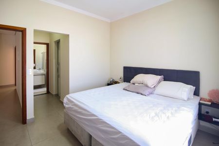 Casa de condomínio para alugar com 150m², 3 quartos e 2 vagasSuite