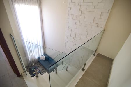 Casa de condomínio para alugar com 150m², 3 quartos e 2 vagasEscadaria