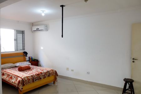 Casa à venda com 250m², 3 quartos e 3 vagasSuíte 1