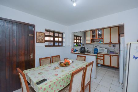 Casa à venda com 115m², 3 quartos e 2 vagasCozinha