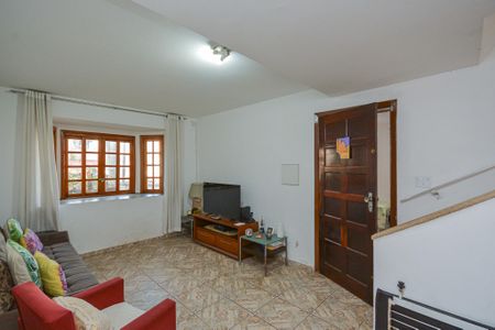 Casa à venda com 115m², 3 quartos e 2 vagasSala