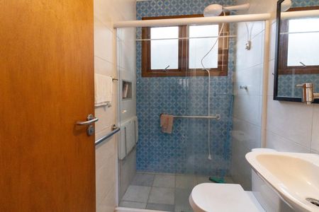 Casa à venda com 310m², 3 quartos e 2 vagasBanheiro