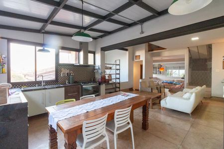 Casa à venda com 310m², 3 quartos e 2 vagasCozinha