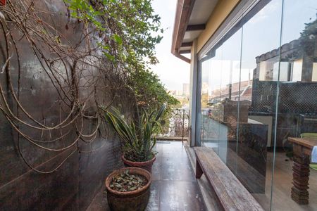 Casa à venda com 310m², 3 quartos e 2 vagasCorredor