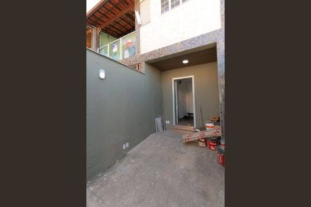 Casa à venda com 85m², 2 quartos e 1 vagaÁrea comum