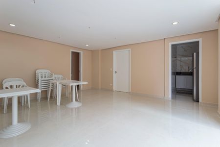 Apartamento à venda com 70m², 3 quartos e 1 vaga Apartamento à venda com 70m², 3 quartos e 1 vagaÁrea comum - Salão de festas