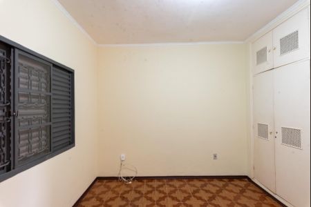 Casa à venda com 180m², 3 quartos e 3 vagas Casa à venda com 180m², 3 quartos e 3 vagasQuarto 3