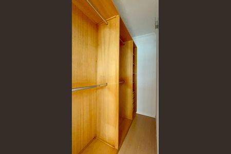 Apartamento para alugar com 130m², 2 quartos e 1 vagaCloset da Suíte 1