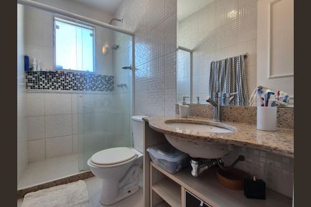 Casa de condomínio à venda com 180m², 3 quartos e 2 vagasBanheiro social