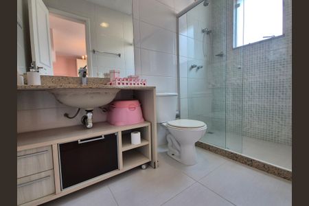 Casa de condomínio à venda com 180m², 3 quartos e 2 vagasBanheiro da Suíte 1