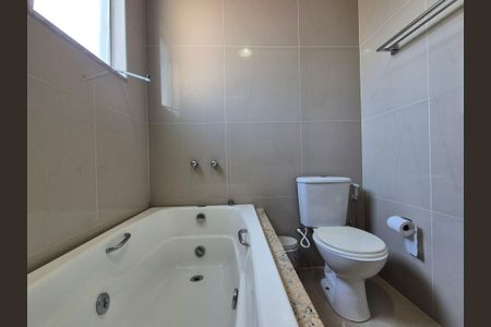 Casa de condomínio à venda com 180m², 3 quartos e 2 vagasBanheiro da Suíte 2