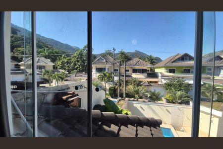 Casa de condomínio à venda com 180m², 3 quartos e 2 vagasvista