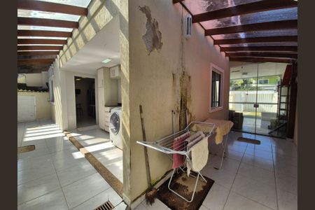Casa de condomínio à venda com 180m², 3 quartos e 2 vagasÁrea externa