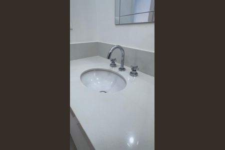 Apartamento à venda com 93m², 2 quartos e 2 vagasBanheiro da Suíte