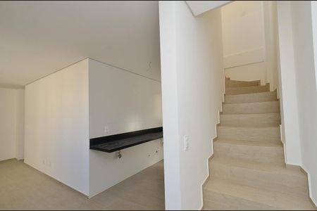 Apartamento à venda com 177m², 3 quartos e 3 vagasEscada