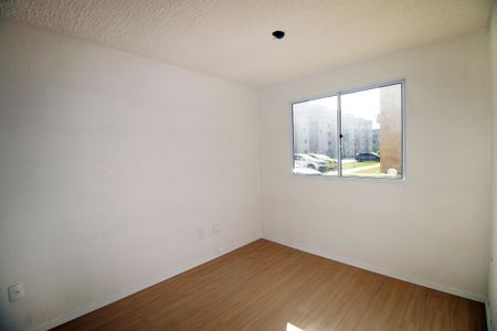 Sala de apartamento para alugar com 2 quartos, 41m² em Brás de Pina, Rio de Janeiro