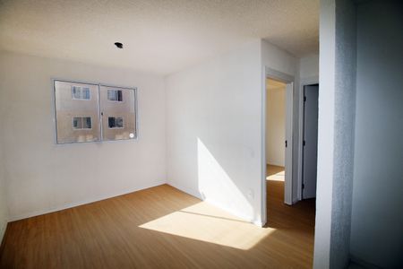 Sala de apartamento para alugar com 2 quartos, 41m² em Brás de Pina, Rio de Janeiro