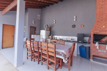 Casa à venda com 225m², 3 quartos e 6 vagas Casa à venda com 225m², 3 quartos e 6 vagasChurrasqueira