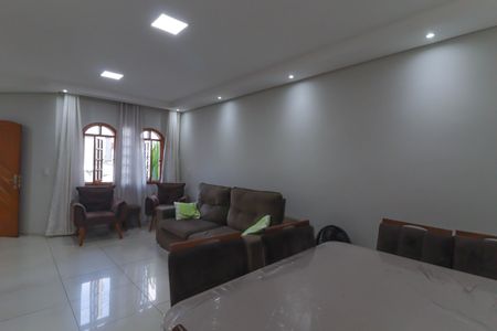 Casa à venda com 225m², 3 quartos e 6 vagas Casa à venda com 225m², 3 quartos e 6 vagasSala