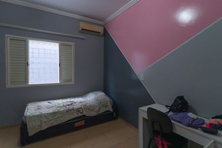 Casa à venda com 225m², 3 quartos e 6 vagas Casa à venda com 225m², 3 quartos e 6 vagasQuarto 1