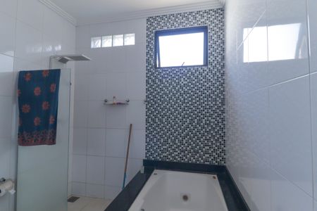 Casa à venda com 225m², 3 quartos e 6 vagas Casa à venda com 225m², 3 quartos e 6 vagasBanheiro da Suíte