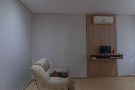 Casa à venda com 225m², 3 quartos e 6 vagas Casa à venda com 225m², 3 quartos e 6 vagasSala