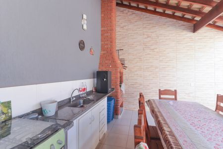 Casa à venda com 225m², 3 quartos e 6 vagas Casa à venda com 225m², 3 quartos e 6 vagasÁrea Externa