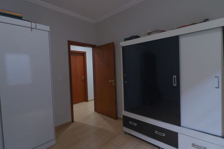 Casa à venda com 225m², 3 quartos e 6 vagas Casa à venda com 225m², 3 quartos e 6 vagasQuarto 2